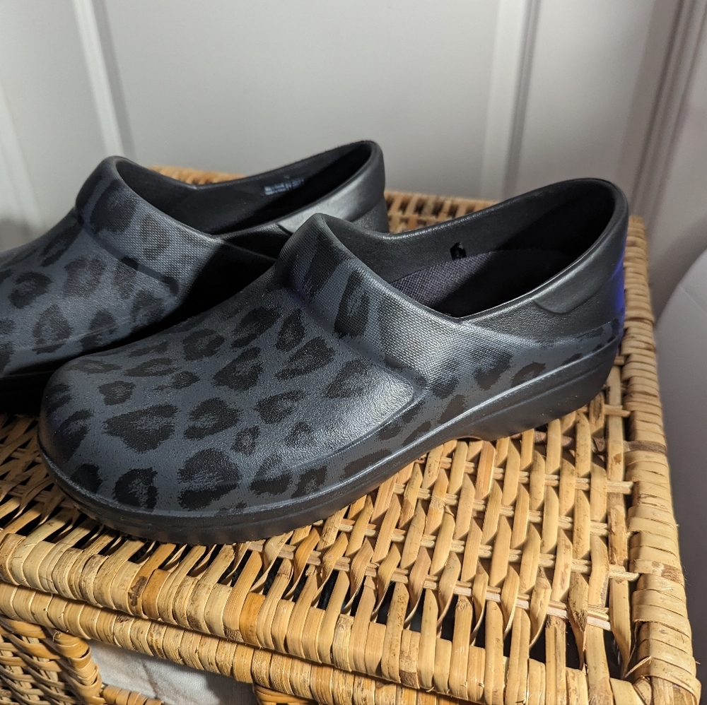 Women's Croc Neria work clogs